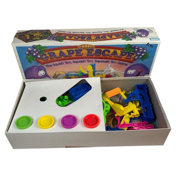 VTG 1992 "The Grape Escape" Board Game Parker Brothers 99% COMPLETE! NO DIE 90s - Picture 9 of 16